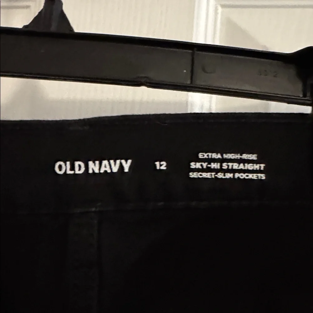 Old Navy Extra High-Rise Ski-Hi Straight Secret Slim Pockets Black Jeans Size 12
